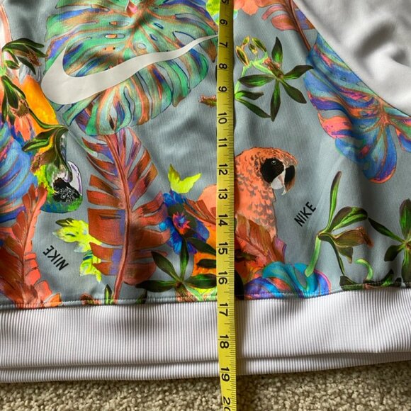 Nike Women's Large Floral Multi-Color Cropped Sweatshirt - NWOT - Picture 4 of 8